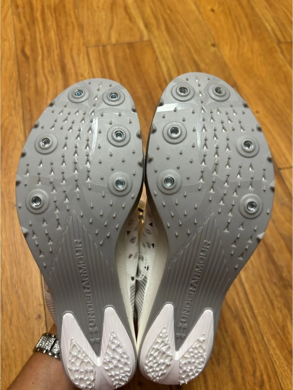 Under Armour Shakedown Elite Breeze White Track & Field Shoes NEW USM 7.5/W9